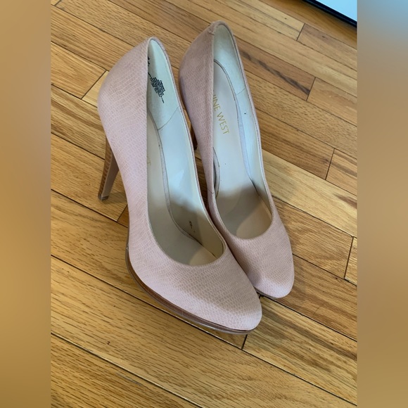 Nude Leather Pumps - Picture 2 of 5